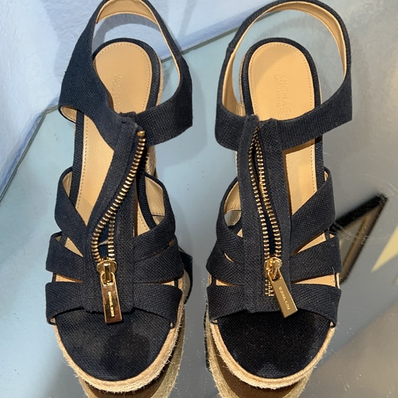 Authentic Michael Kors Navy Blue espadrille wedges with gold tone hardware - Picture 9 of 10